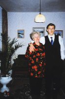 Л.И.Лазурина со своим внуком Вили. Германия, г.Брамса, 1998 г..