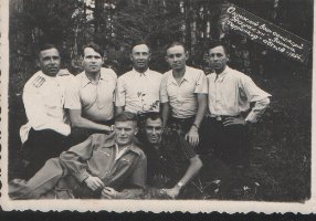 П.П.Сафронов, во втором ряду 2-й слева, в военном санатории, 1954 г.